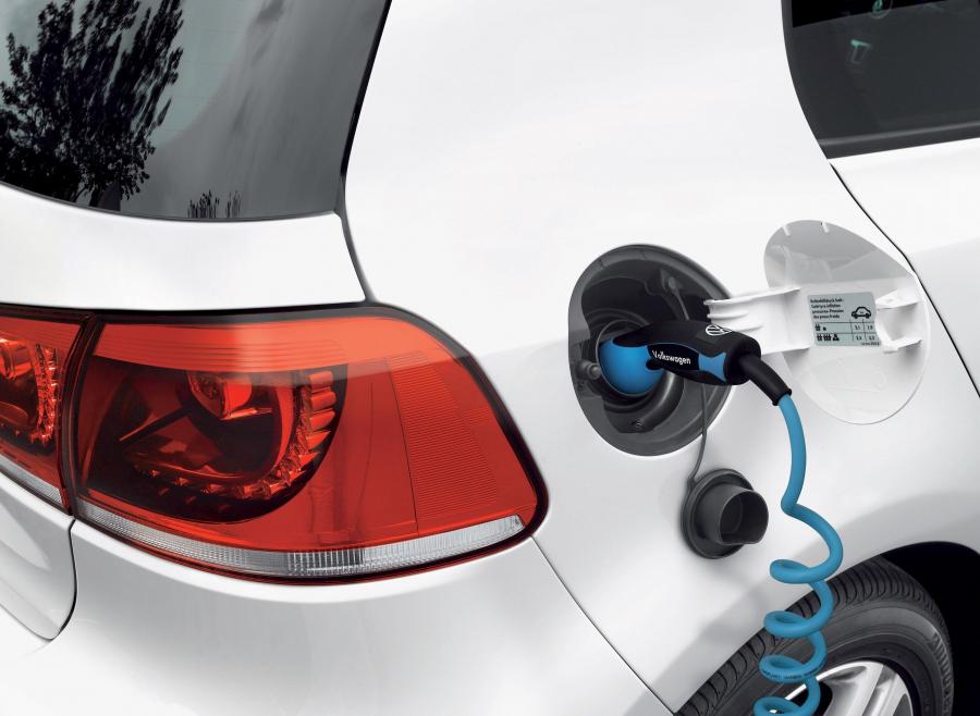  Volkswagen Golf Blue-E-Motion 2014 года  (фото 7 из 19)